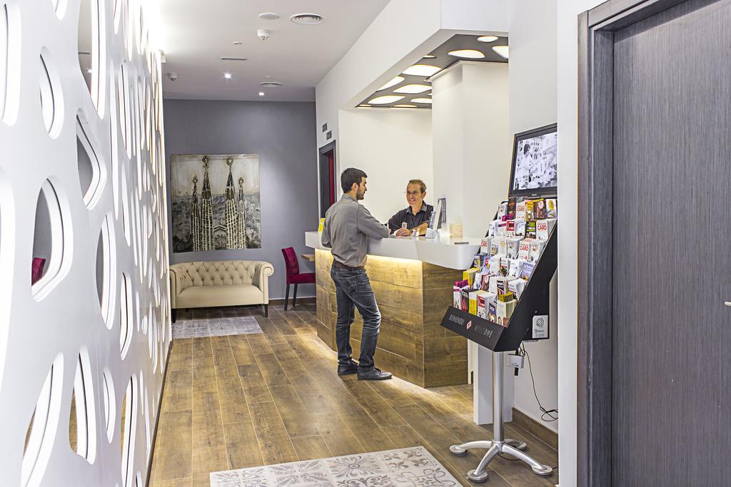 Apart-Suites Hostemplo Barcelona Exterior photo